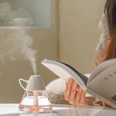 مرطب هواء مدمج على سطح المكتب